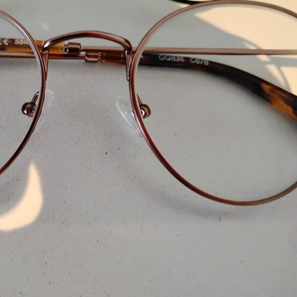 Ollie Quinn Lightweight Rose Gold Glasses - Picture 3 of 4